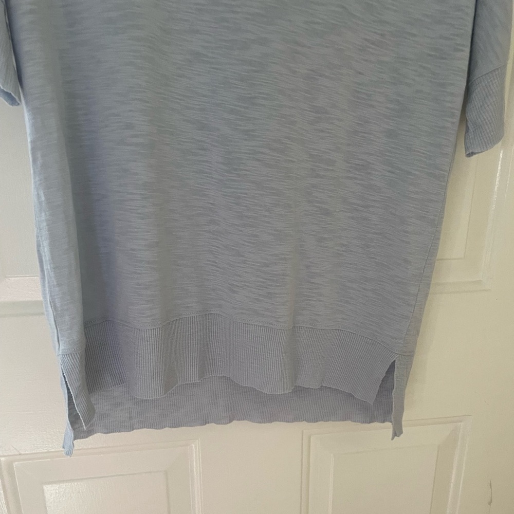 Saks Fifth Avenue Sky Blue Scoop Neck Short Sleeve Tshirt Women Small
50% Cotton - Picture 3 of 9